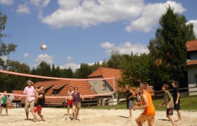 Worthy opponents can always be found at the beach volleyball court!, © Hoteldorf Königsleitn