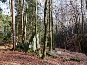 Der unter Naturschutz stehende Teufelsstein, © Bwag, CC-BY-SA-4.0