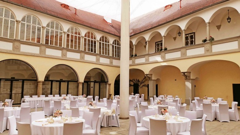 Castle courtyard, © Uschi Wolf