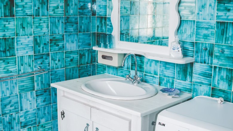 Bathroom with washing machine, © Philip Baumgartner