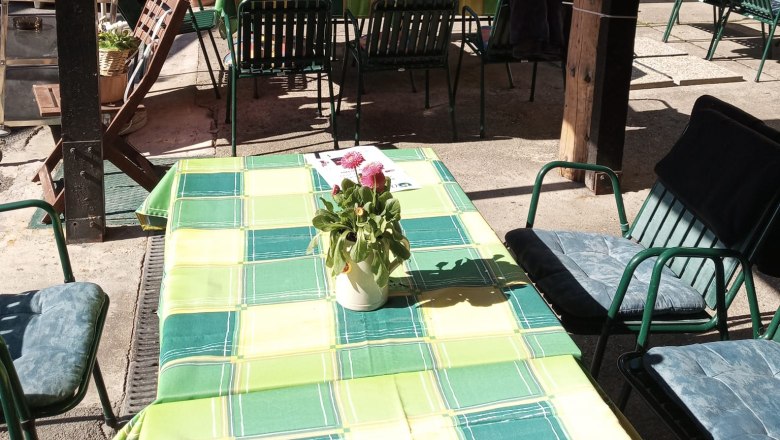 Guest garden with tables Stadtwirt Windisch, Mannersdorf/Leithagebirge
