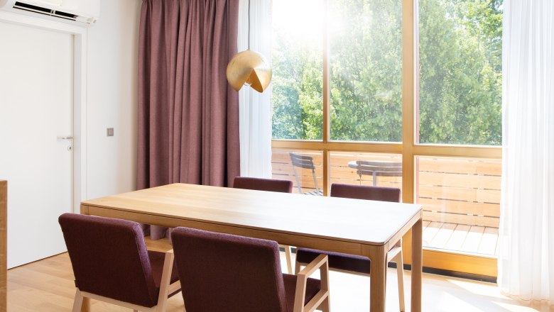 Executive Suite dining area, © Peter Hruska