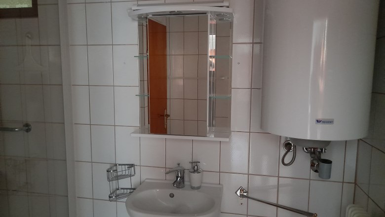 Bathroom with shower, &copy; Ferienhaus Leopold