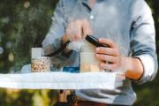 Smoking cheese with wood from the Vienna Woods., © Wienerwald Tourismus/Louis Geister