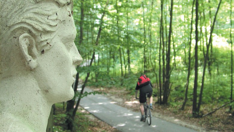 Art on the Piestingtal Bike Path, © Enzo Graphik/Heinz Roffeis