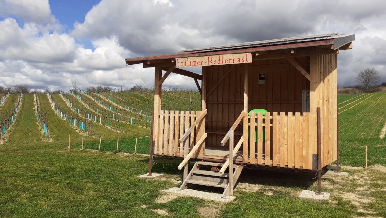 Cyclist's rest, &copy; Michael Leisser