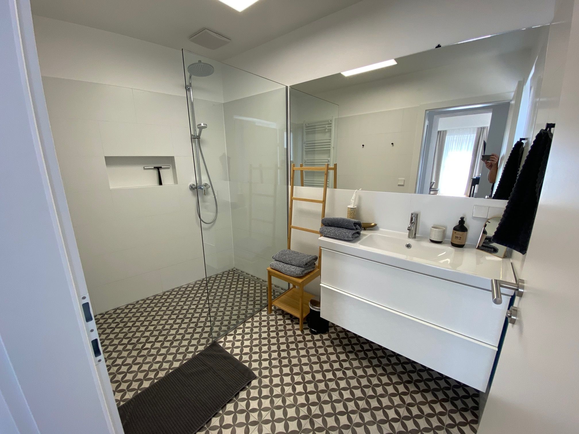 Bathroom apartment