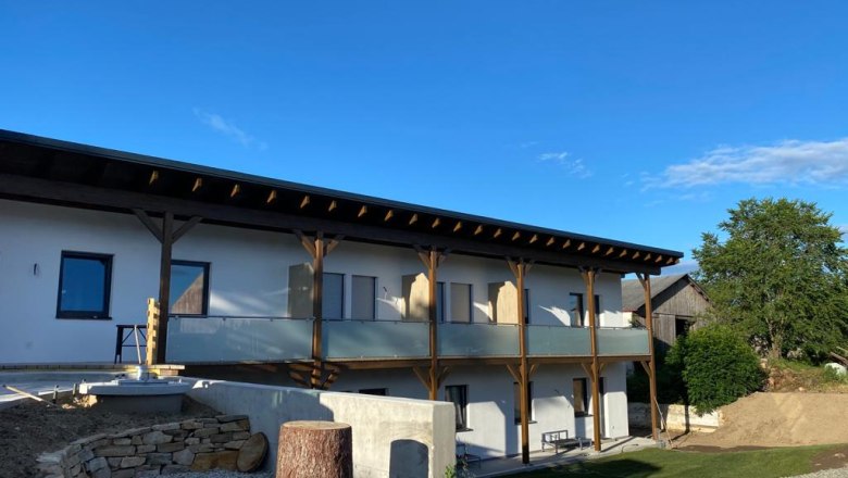 South-facing with balcony and terrace, &copy; Hofstadl
