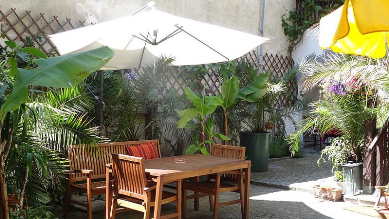 Sitting area in the Mediterranean garden, © Ferdinand Stasny Sitting area in the Mediterranean garden, © Ferdinand Stasny
