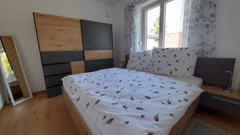 Bedroom 2, &copy; Ferienhaus Angel, Fotograf Heidi Angel