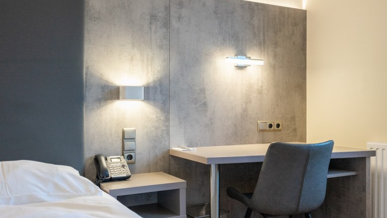 Desk, &copy; Doris Reinisch GmbH