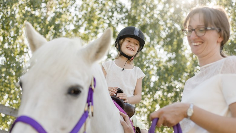 Riding lessons, © schwarz-koenig.at