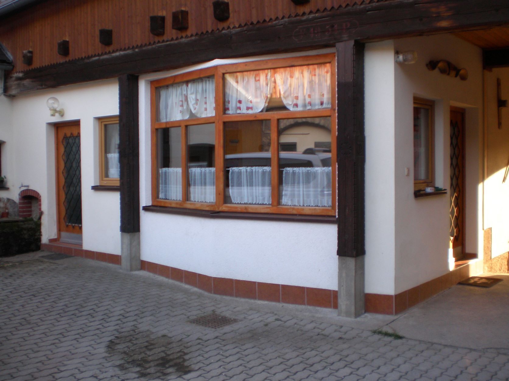Lounge and courtyard