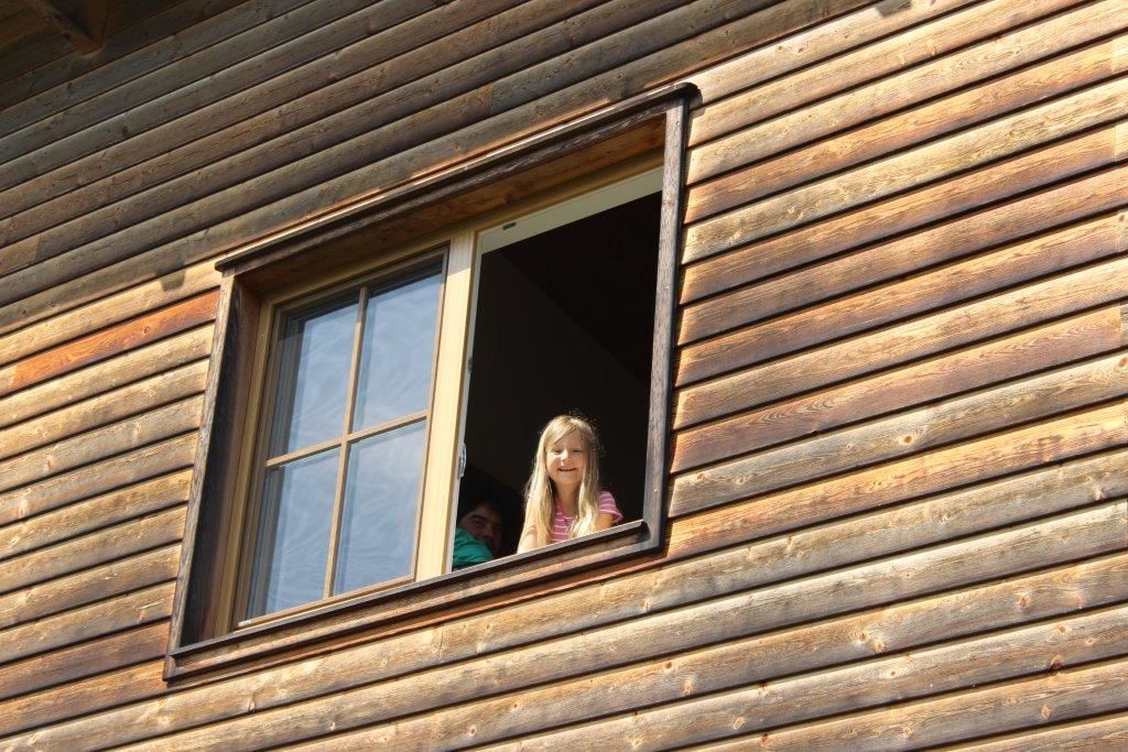 Window peepers at the Kirchau vacation farm