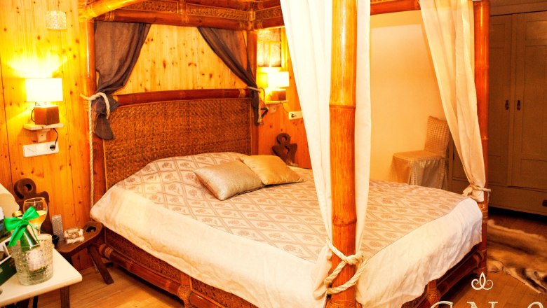 Family apartment with four-poster bed, &copy; Familie Wolf