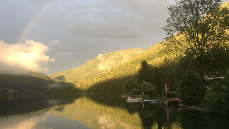 Lake and mountain views included, © Krawanja