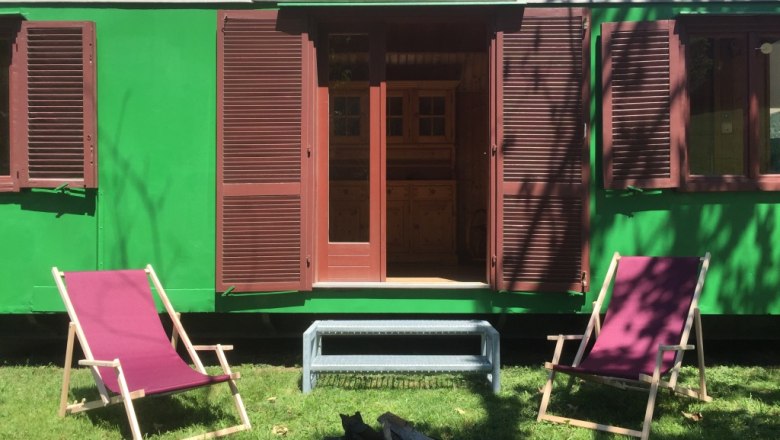 Front garden with sun loungers, &copy; M. Schorn