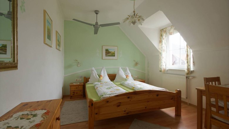 Green room in the Rosa Denk guest house, &copy; Rosa Denk