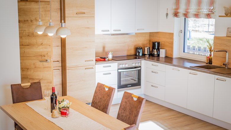 Red vacation apartment - dining area, © Ludwig Fahrnberger