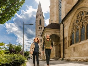Am Rosalia Rundwanderweg vorbei am Dom in Wiener Neustadt, © Wiener Alpen in Niederösterreich - Bad Erlach
