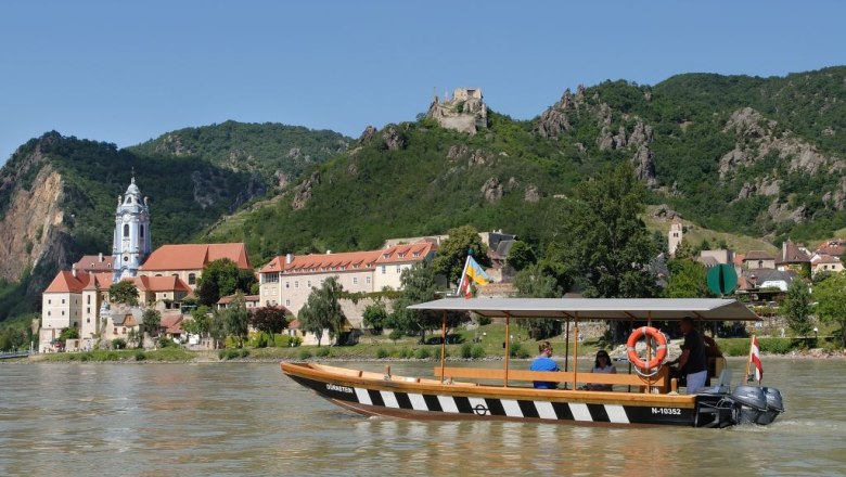 Ferry on the Danube, © Gregor Semrad