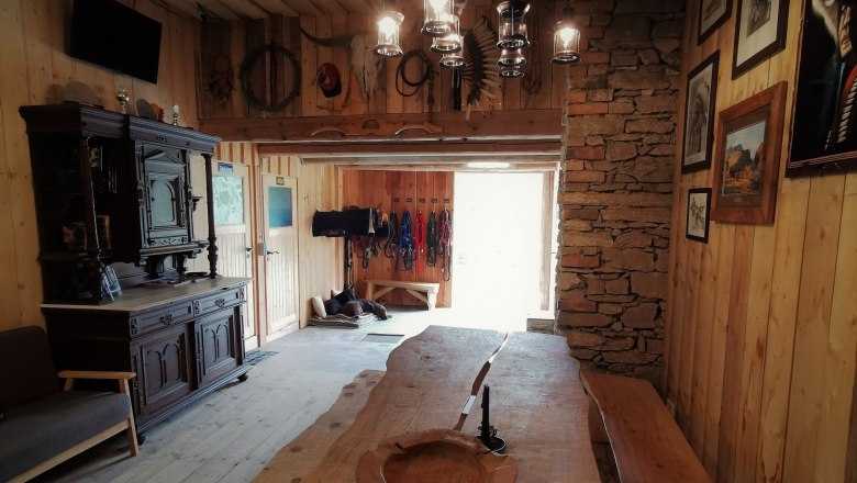 Parlor, &copy; Els-kwatawa Ranch