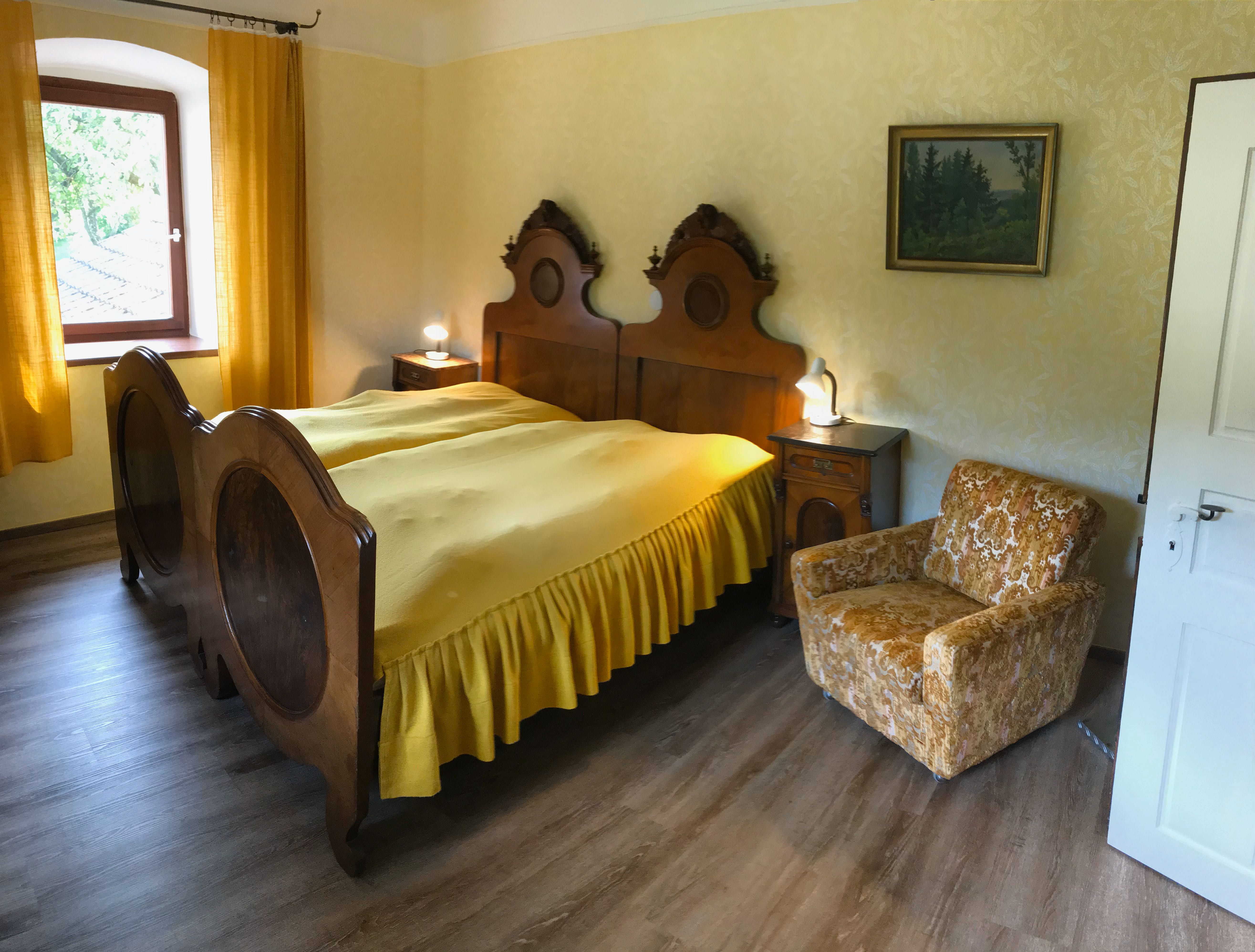 Rear bedroom