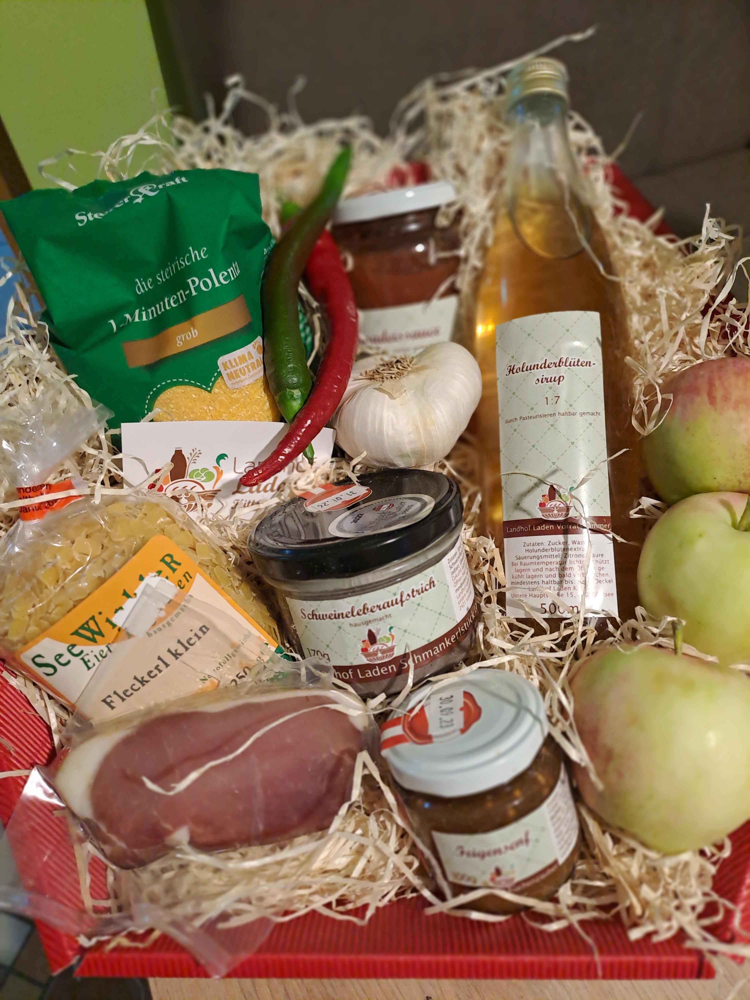 Landhof Laden Kittsee, basket with products
