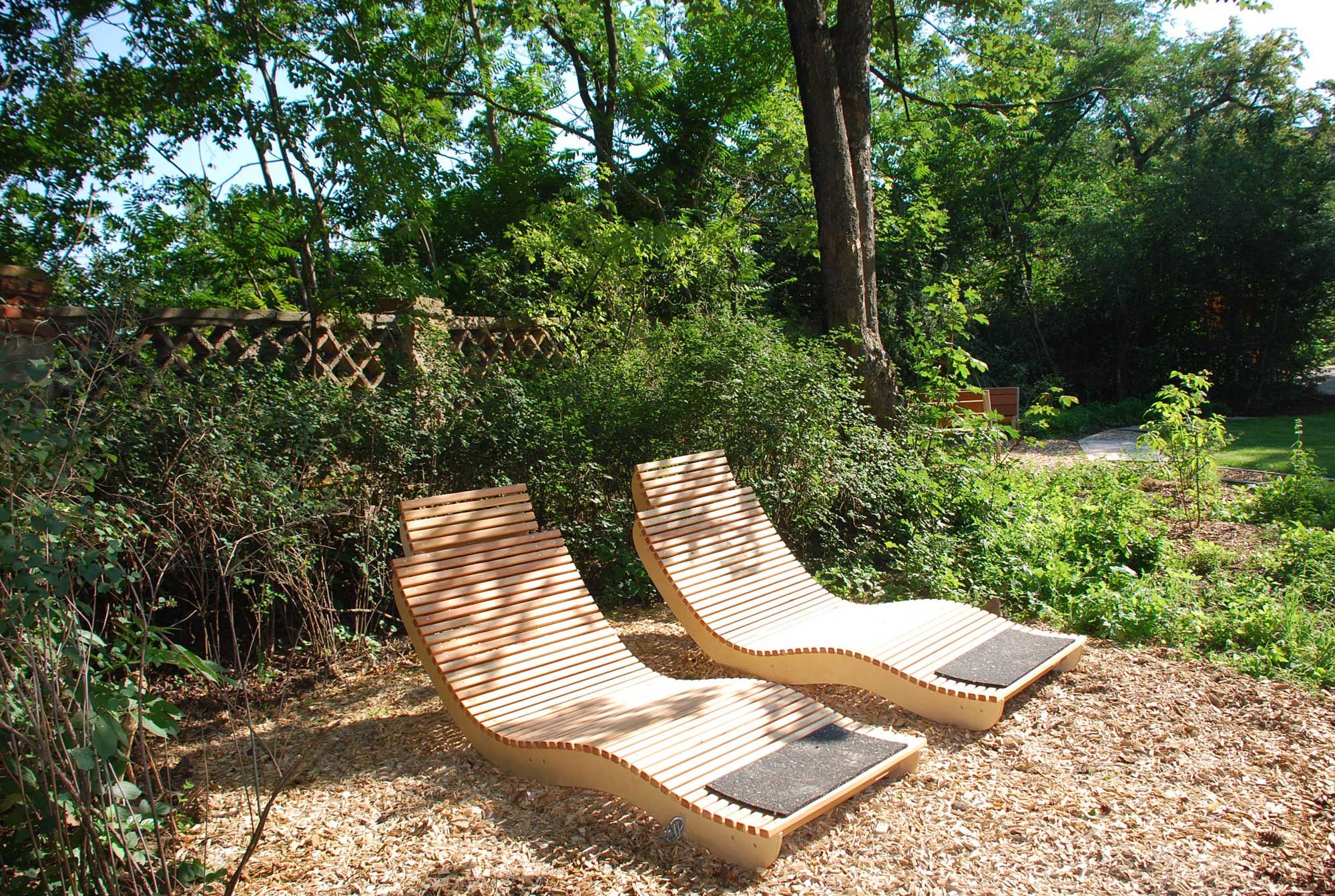 Relaxation areas in the Schiltern Castle therapy garden