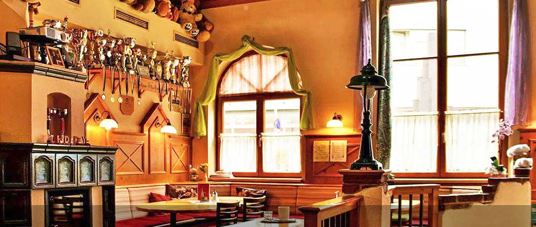 Cafe Teddy Bear