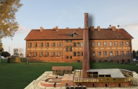 The brickworks with a model of a former ring kiln, &copy; Marktgemeinde Leopoldsdorf