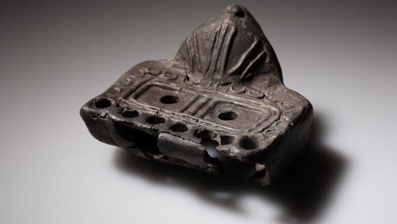 Multi-flame Roman oil lamp from the 2nd/3rd century from the cathedral square, © Stadtmuseum St. Pölten/N Gail Wien