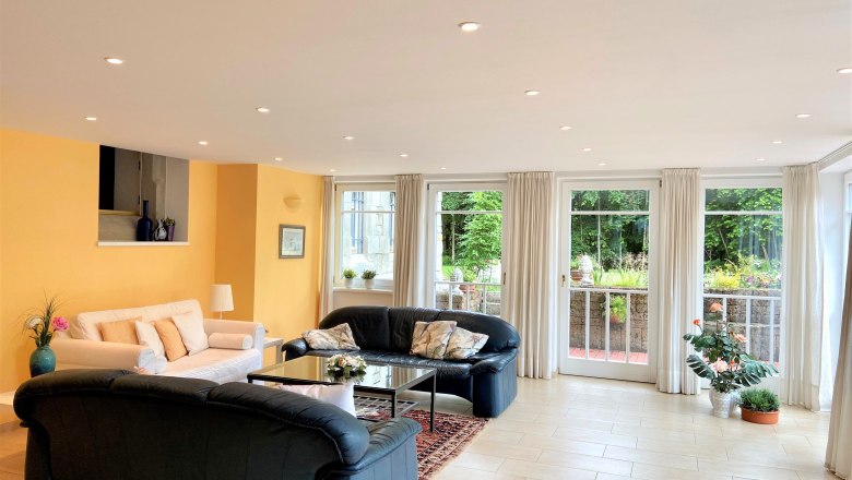 Living room, &copy; MST