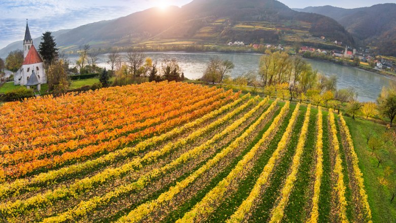 St. Johann im Mauerthale in the fall, © Markus Haslinger www.extremfotos.com