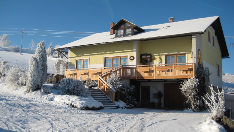 House photo winter, © Maria Huber House photo winter, © Maria Huber