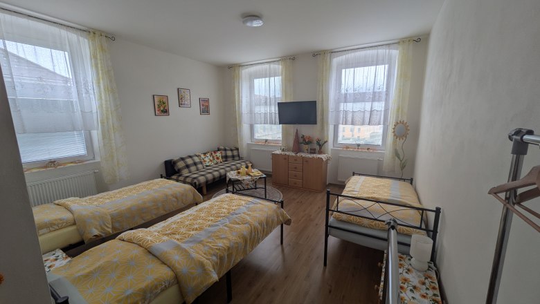 Room - 2A, &copy; A.V. Heinrichs