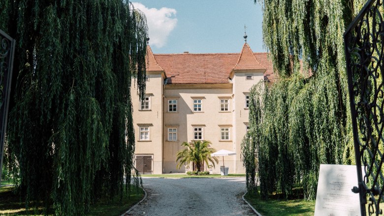 Outdoor area, © Birgit Pisec