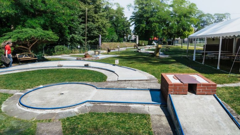 Mini golf course lane 4