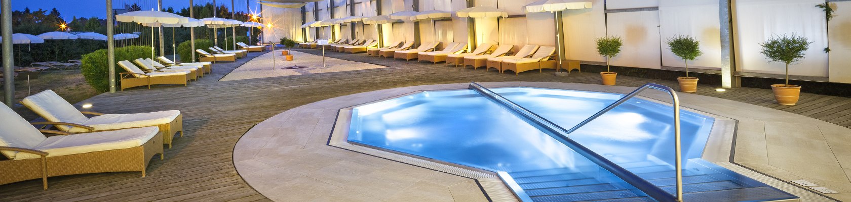 Covered reclining area at the Therme Laa Hotel &amp; Spa, © Therme Laa
