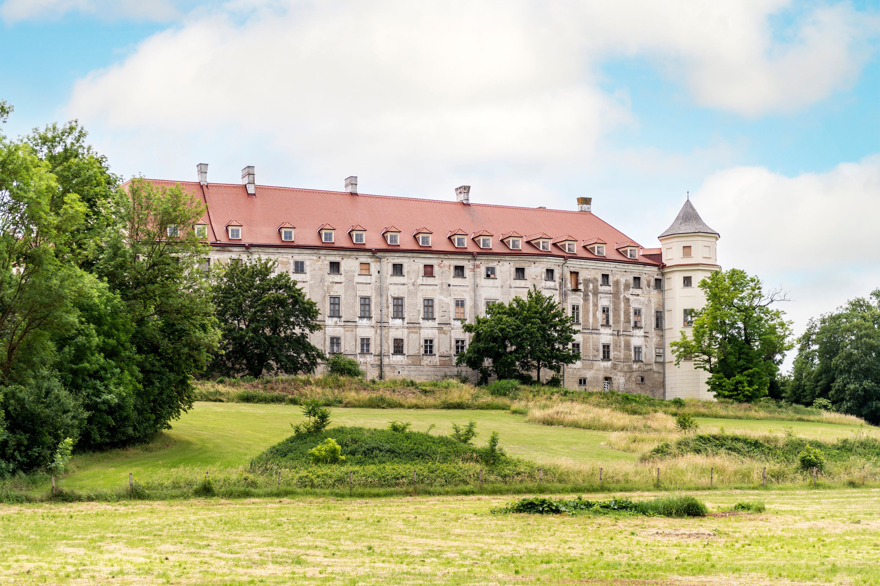 Petronell-Carnuntum Castle Exterior view