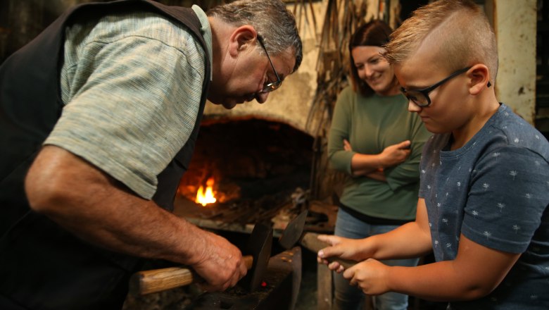 Forging, &copy; weinfranz