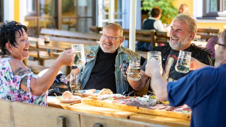 Perbersdorfer wine tavern and hotel, &copy; Perbersdorfer Heuriger und Hotel