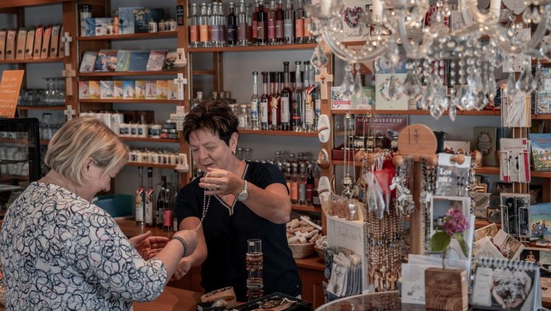 Souvenirs & mementos, © Gerald Demolsky