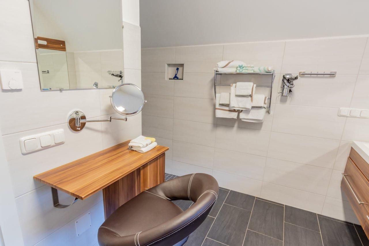 Spacious bathroom