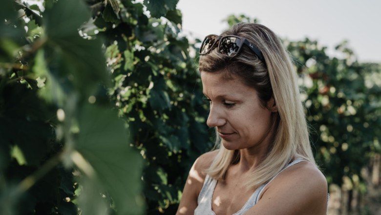Winemaker Marlies M&uuml;ller-Hanke, &copy; Weingut M&uuml;ller-Grossmann