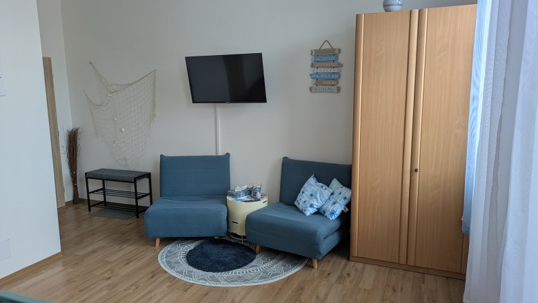 Room 1A, &copy; A.V. Heinrichs