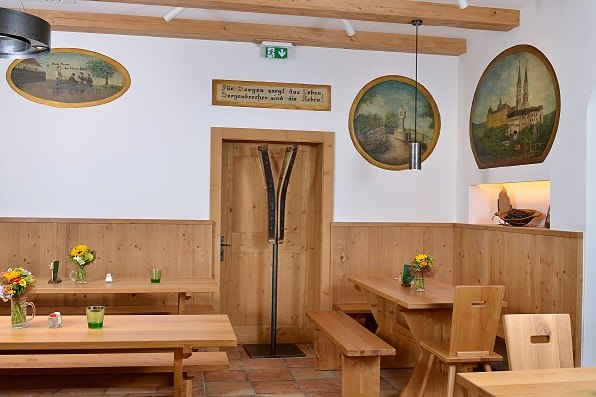 Winegrowing Buschenschank (typical tavern) VINOtake, &copy; Uschi Oswald