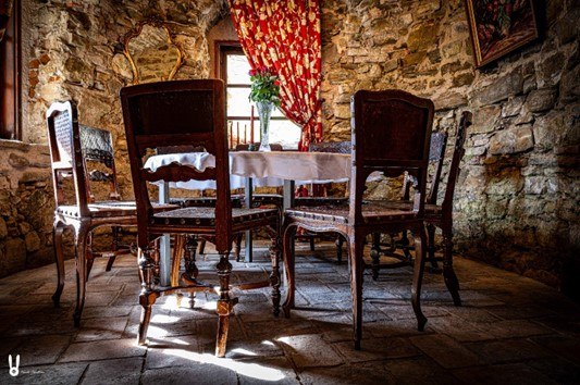 Perwarth ruins, &copy; Ruine Perwarth