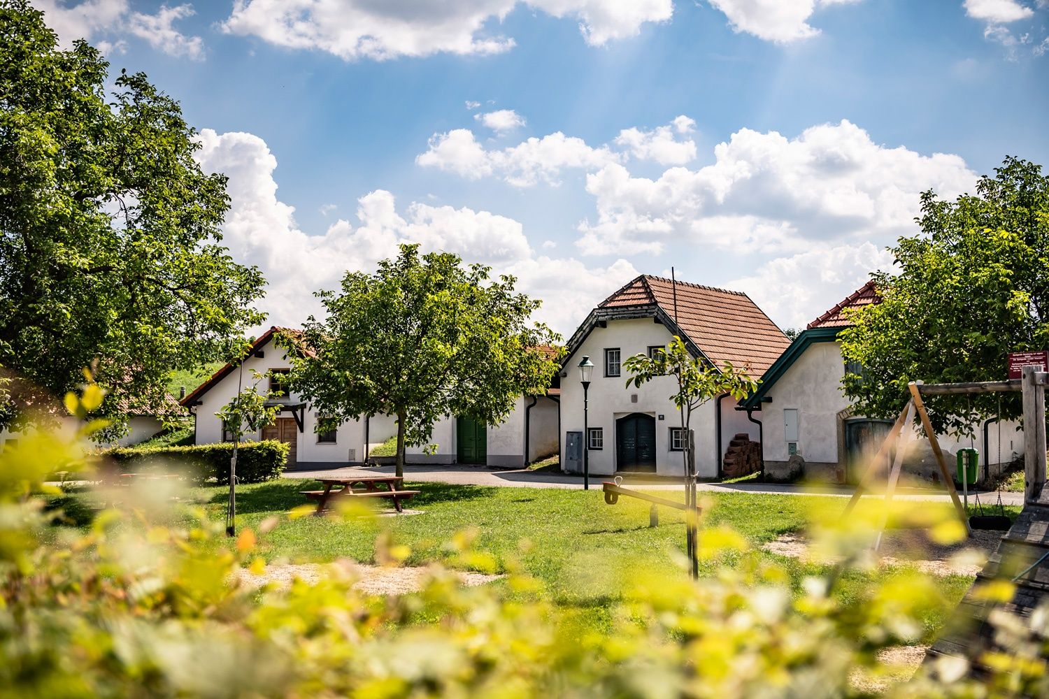 Arbesthal wine cellar lane
