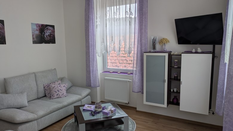 Room 2B, &copy; A.V. Heinrichs